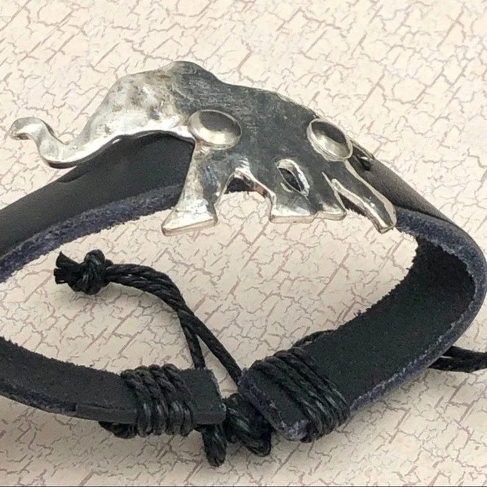 🌼 Walking Silver Elephant Black Pull Tie PU Leather Unisex Bracelet